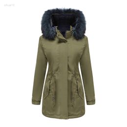 For Winter 2022 Fashion Black Green Padded Women Zip Up Jacket Velvet Hooded Design Female Parka Windproof Warm Jacket 3XL L220725