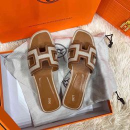 Slides Oran Designer Slipper Original Paris Sandals Female Summer Wear Colour Matcing Leater Flat Bottomed Beac Soes H-saped Flip Flops