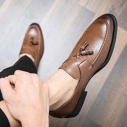 Loafers Leather Shoes for Men 2022 Tassel Men Dress Shoes Italian Elegant Slip on Shoes Men Chaussures