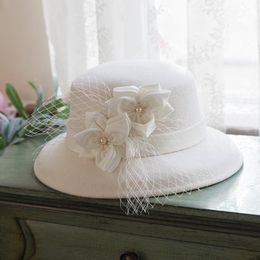 Headpieces Women's Fedoras White Flowers Wedding Birdcage Veil Hat Hepburn Style Black Woollen For Bridal Accessories Fascinator 2022