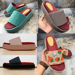 2024 Designer woman slippers fashion Beach Thick bottom slippers platform women Shoes Alphabet lady Sandals Leather High heel slippers Large size