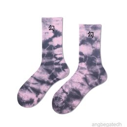 2022 New Socks Alphabet Socks Big Hook Couple Fashion Cotton Socks Tie-dye Skateboard Running Basketball Men 7b
