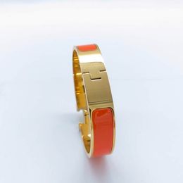 Мужские дизайнерские браслеты браслеты ювелирные изделия Женщина браслет из нержавеющей стали 18 Цветная золотая пряжка 17/19 размер для мужчин и модных ювелирных браслетов