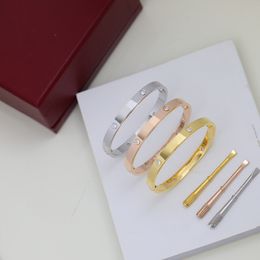 Fashion High Quality Screwdriver 4 Diamond Bracelet Love Bangle Yellow Gold Famous Brand Designer Lover Gifts Classic Design Trendy Bangle Size 16 17 18 19cm