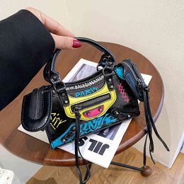 2022 Fashion Graffiti Handbag and Purse Small Women's Brand Designer Luxury Shouder Tassel Tote Ladies Messenger Bag