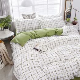 Fashion Bedding Set White Green Double Bed Linens Quilt Duvet Cover Pillowcase Queen Size Flat Sheet Classic Grid for Girl Boy 220423