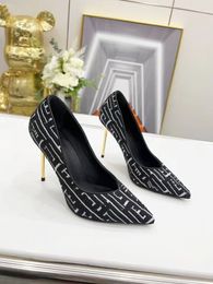 Fashion luxury designer women's wedding shoes exquisite charm low heel comfortable breathable candy Colour fashion high heels 35-41