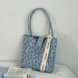 fashion Blue flower Shoulder bag comfortable Simple generous and versatile collocation handbag