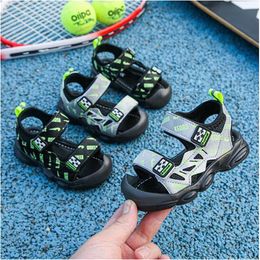 2022 Summer New Fashion Boys Sandals All-match Luminous Shoes Non-slip Soft Bottom Black Gray 2 Color Casual Children Sandals