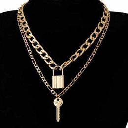 Charme 1 Stück Gliederkette Halsband Halskette Punk Multilayer Vorhängeschloss Schlüssel Lange Anhänger Halskette für Frauen Gold Farbe Kragen Jewlery308z