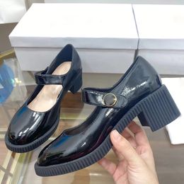 -Sandales de designer White Mary Jane Chaussures Français Chunky Heels Femmes Noir Calfskin Calfskin Haute Haute Ladylike Plateforme Single Shoe