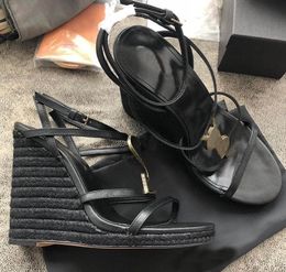 22s Cassandra Kama Espadrilles Tasarımcı Sandalet Deri Pompalar Hasır Dokuma Ayrılık Gelinlik Ayakkabıları Ayak Bileği Kayışı Platformu Gladyatör Sandalet Ile KUTU