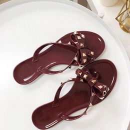 Designer Sandals Fashion Luxury Summer Women Beach Flip Flops Shoes Classic Quality Studded Ladies Cool Bow Knot Flat Slipper Female Rivet Jelly Sandals Shoes 630