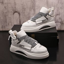 British Designers Dress Oxford Business Shoes High top Cool Street Lace Up Causal Sneakers Comfortable Non-slip Round Toe Air Cushion Business Walking Boots N77