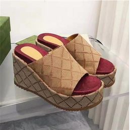 Designer Canvas Casual Slipper Women Platform Sandals Sexy Beach Low Heel Slippers Luxury Top Quality Slide Sandal summer breathable mules SIZE 35-43