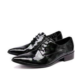 Classic Big Size Size de Tae Men Patente Patente Sapatos de couro Cada Up Men Business Party Oxford Sapatos homens Sapatos formais