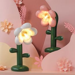 Table Lamps Peach Blossom Creative Flower Lamp Bedroom Bedside Decoration High-value Jewelry Romantic Gift Night StandTable
