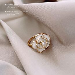 Cluster Rings Elegant White Oil Dripping Camellia For Woman Korean Fashion Flower Jewelry Party Girl's Sweet AccessoriesCluster Toby22