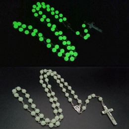 Pendant Necklaces Glow In Dark Plastic Rosary Beads Luminous Noctilucent Cross Necklace Catholicism Religious Jewellery Party Gift Christmas G