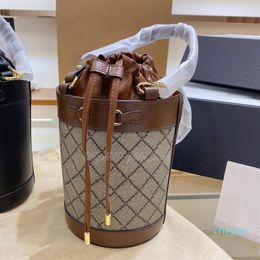 2022 Designers Stuff Sacks Drawstring leather Shoulder Satchel clutch Bags Lady String Barrel-shaped Plain Handbags 183h