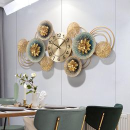 Wall Clocks Luxury Large Clock Modern Design Living Room Porch Flower Creative Silent Watch Household Home Decorative Metal