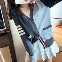 mens knitted cardigans Australia - 85% off online sale early autumn new four pole grey color matching V-neck knitted cardigan sweater with short waist jacket for men and women
