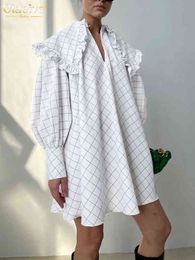 Clacive Mode V-ausschnitt Weiß Plaid Mini Kleid Casual Langarm Büro Dame Kleid Elegante Lose Rüschen Kleider Für Frauen 2022 T220804
