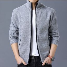 Mens fleece Cardigan sweater fallwinter thermal jacket zip knit sweater trend casual jacket plus size M4XL 220817