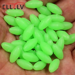 100PCS Oval Soft Rubber Luminous Fishing Beads Glowing Sink Beads For Treble Hook Fishing Rigs Green Red Fishing Lure Tackle 220726