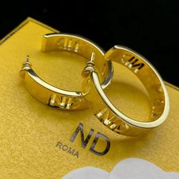 New Fashion Ladies Designer goldplattierte Briefschützen Ohrringe Frauenurlaub Geschenke