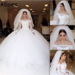 Princess Ball Gown Wedding Dresses With Long Sleeves Lace Appliqued Bateau Formal Church Royal Bridal Dress Puffy Sweep Train Vestidos De Novia Plus Size CL0669