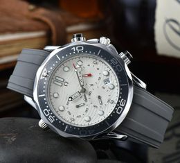Europa e os Estados Unidos Relógios de moda populares masculinos assistirem todos os doces de trabalho de trabalho assistir Acessórios de Relógio de Relógio de Relógio de Relógio da marca de alta qualidade