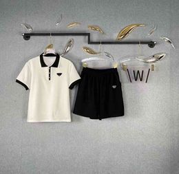 Spring and summer new leisure sports suit contrast polo collar short sleeve top with Capri Pants Set