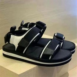 Brand Women Sandals Buckle Strap Platform Shoes Summer Outdoor Fashion Slippers Luxurys Ladies Slides Top Quality Flat Beach Sandal