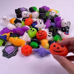 Hallowmas Squishy Slow Rising Rebound Fidget Toys Pumpkin Ghost Skull Bat Shape Extrusion Vent Bun Cute TPR Squeeze Decompression Toy Gifts Amusing