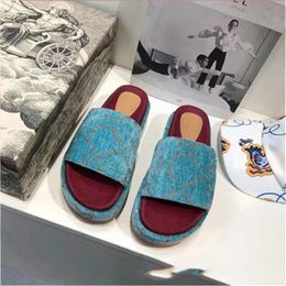 2022 Men Women Slippers Designer Rubber Slides Sandal Flat Blooms Summer Beach Sliders Platform Scuffs Home Shoes 35-44
