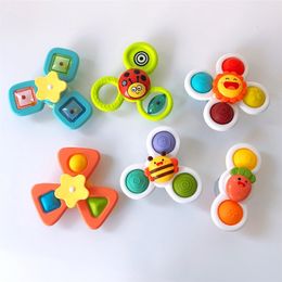 1PcsCartoon Fidget Suction Cup Spinner Toy For Baby Rotating Rattle Educational Baby Games Kids Montessori Bath Toys ForChildren 220531