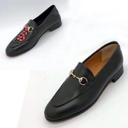 classic women Flat designer Dress shoes 100% Authentic cowhide Metal buckle Lady leather letter casual shoe Mules Princetown Men Trample Lazy Loafers Large size 35-46