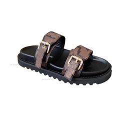 Yaz terlik ayakkabısı lüks sandal slaytlar tasarımcısı sandallar platform topuk bayan moda sandaletler gerçek deri kaydırıcı plaj ayakkabıları kutu