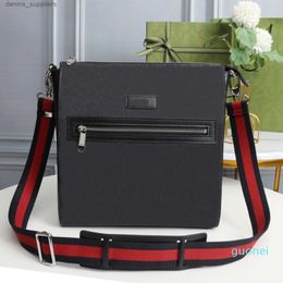 22cm *25cm Luxury Designers Shoulder Bags Messenger Mens Handbags Three Style Backpack Tote Crossbody Purses Womens Leather 23022