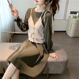 autumn and winter female French small retro waist and thin fashion temperament dress vest suit two-piece military dress 210412