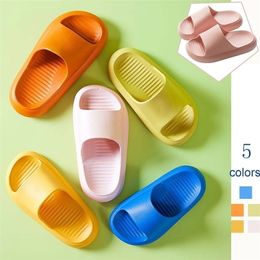 Kids Slippers Non Slip Home Shoes Soft Bottom Bathroom Beach Slides Sandals Toddler Boy Girl Flip Flops Children claquette 220621