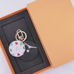 Designers Brand Keychain Round Key Buckle Lovers Car Handmade Leather Keychains Men Women Bag Pendant Accessories