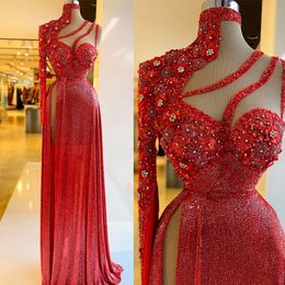 Röd pärlor serxy sjöjungfru aftonklänningar Högdelad elegant applikation Skär ut en axel för kvinnliga festklänningar