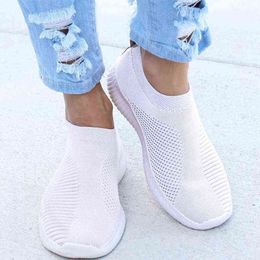 Donne Flat Slip on White Shoes Woman Sneaker bianche leggero estate autunno casual chaussures femme cesti piatti scarpe y220427