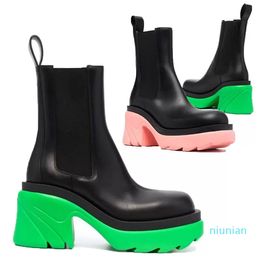 Kadınlar Flash Ayak Bileği Botları Tasarımcı Lüks Kauçuk Boot Bayanlar Patent Platform Chunky Heels Jelly Açık Spor Sıradan Ayakkabı Deri Sabah