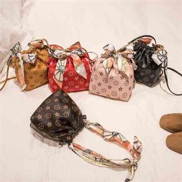 leisure children shoulder bag silk scarf with portable bucket handbag kids purse handbags mini tote bags designer fashion printing G4Y7LRO