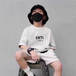 Kids Designer Kleidung atmungsaktives Baby Kurzarm grau schwarze Baumwolle O-Hals Taschen T-Shirts Shorts Unisex Tracksuits Outfit SportsuiTs