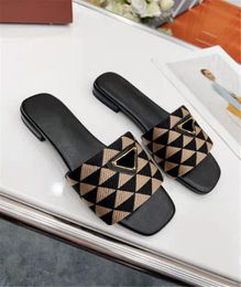 Women Summer Slippers lady bench shoes Stylish comfortable female flat Embroidery printing genuine leather wear-resisting non slip versatile sandals P70312