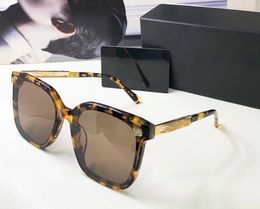 sunglasses womens designer high quality imported tortoiseshell oversize square frames trendy female Gold metal symbol temples show beach